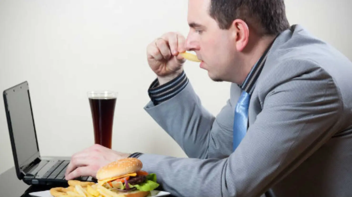 Estos alimentos te ayudan a combatir el estrés, según especialistas en nutrición