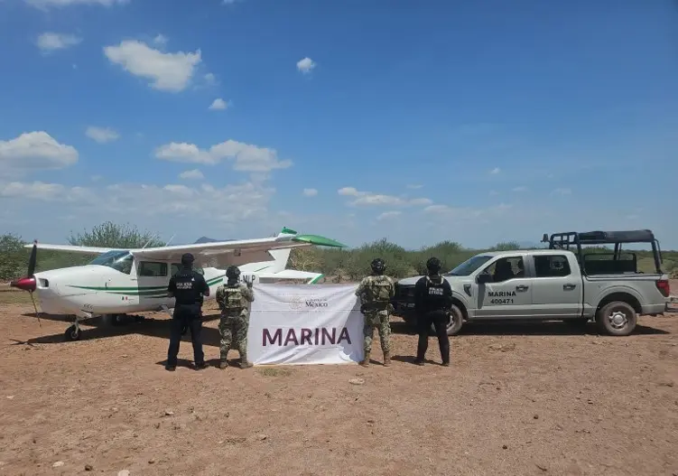 Decomisan avioneta tras aterrizaje en pista clandestina en Cajeme