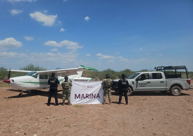 Decomisan avioneta tras aterrizaje en pista clandestina en Cajeme