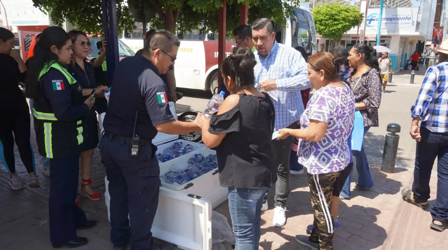 Habilitan módulos de hidratación en Navojoa ante calor extremo