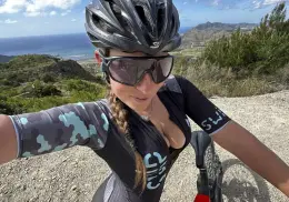 Ciclista Cecilia Sopeña exige derecho al olvido tras su paso por plataforma para adultos