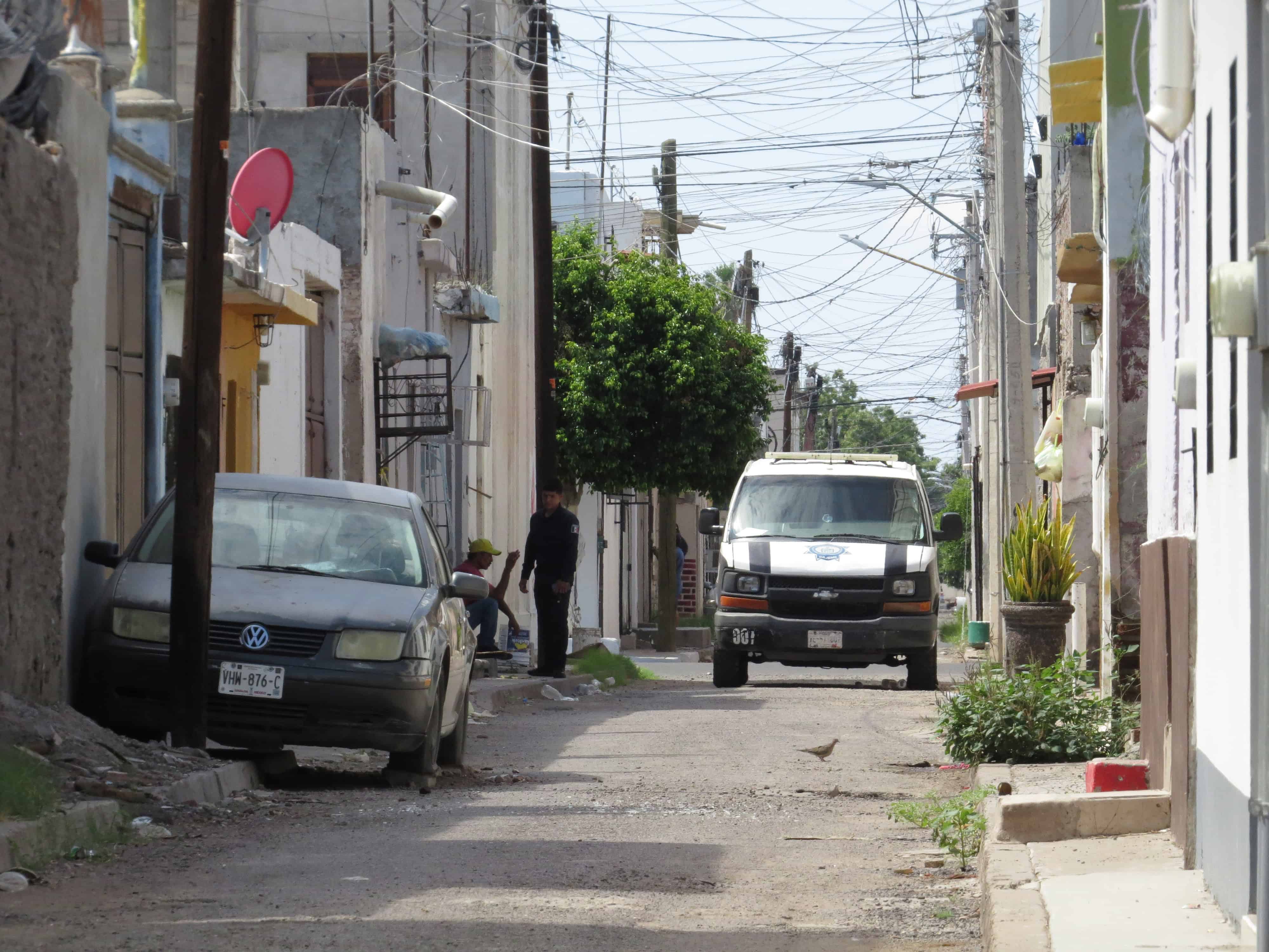 En Ciudad Obregón, montan vigilancia en vivienda donde murió un hombre, presuntamente a manos de marinos