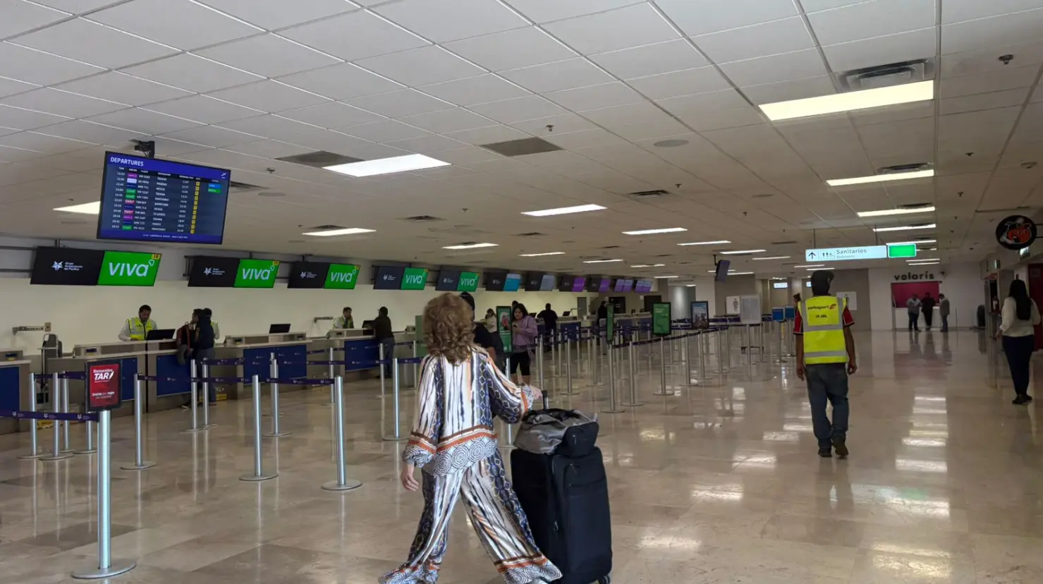 En caso de tener una denuncia en contra del personal del Aeropuerto Internacional de Hermosillo, el Grupo Aeroportuario del Pacífico (GAP), pone a disposición la línea telefónica 800-04-Ética (800-04-38422); por WhatsApp +1 805 590 4460 y +52 55 6538 5504; y el correo denuncia@lineadedenunciagap.com