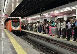 Captan el momento de una explosión en las vías de un metro en la CDMX