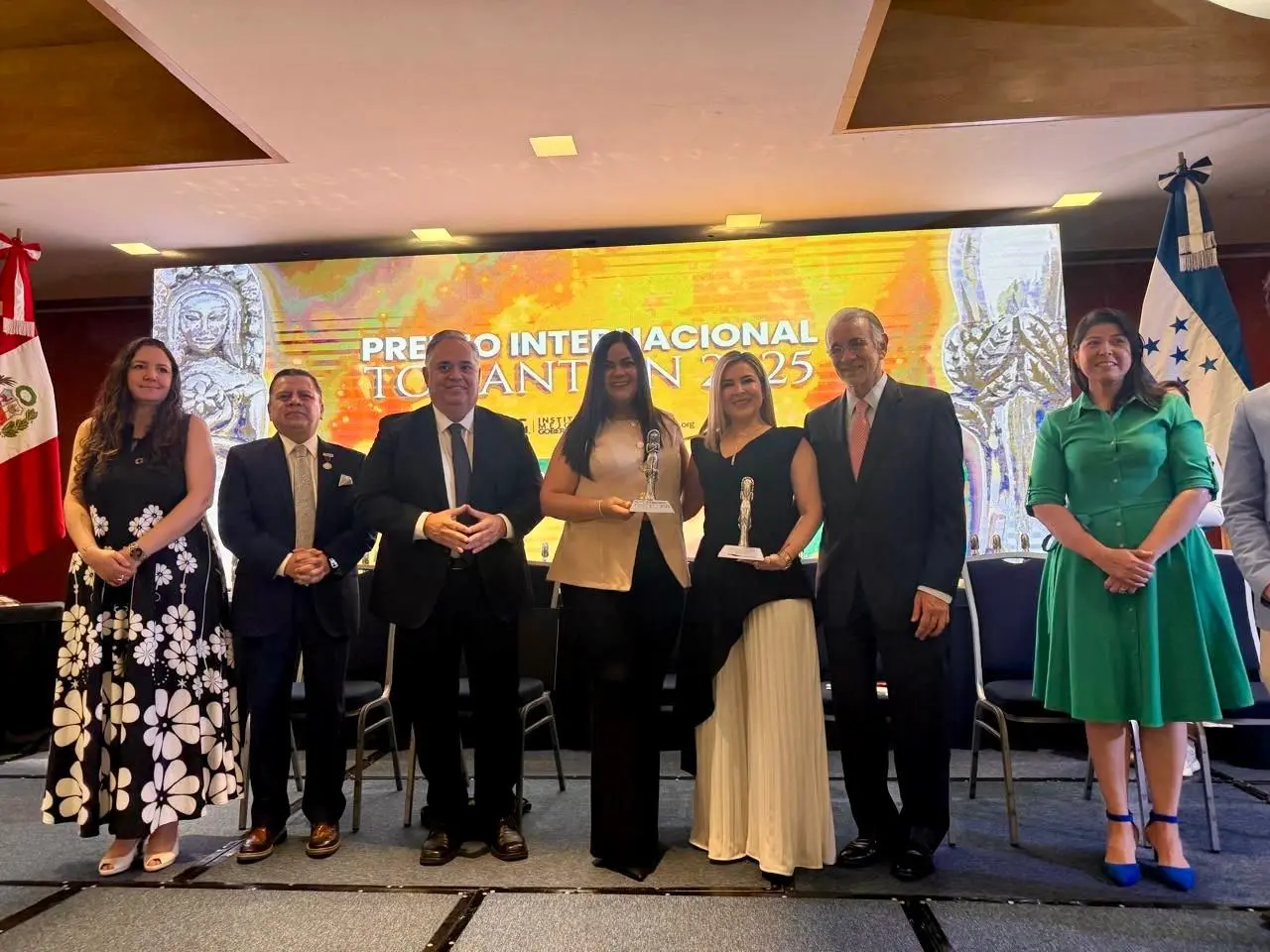 Recibe DIF Navojoa el premio Tonantzin 2025