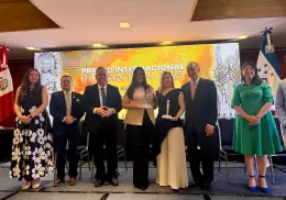 Recibe DIF Navojoa el premio Tonantzin 2025