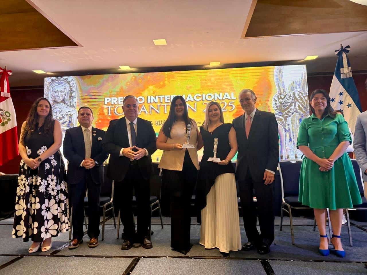 Recibe DIF Navojoa el premio Tonantzin 2025
