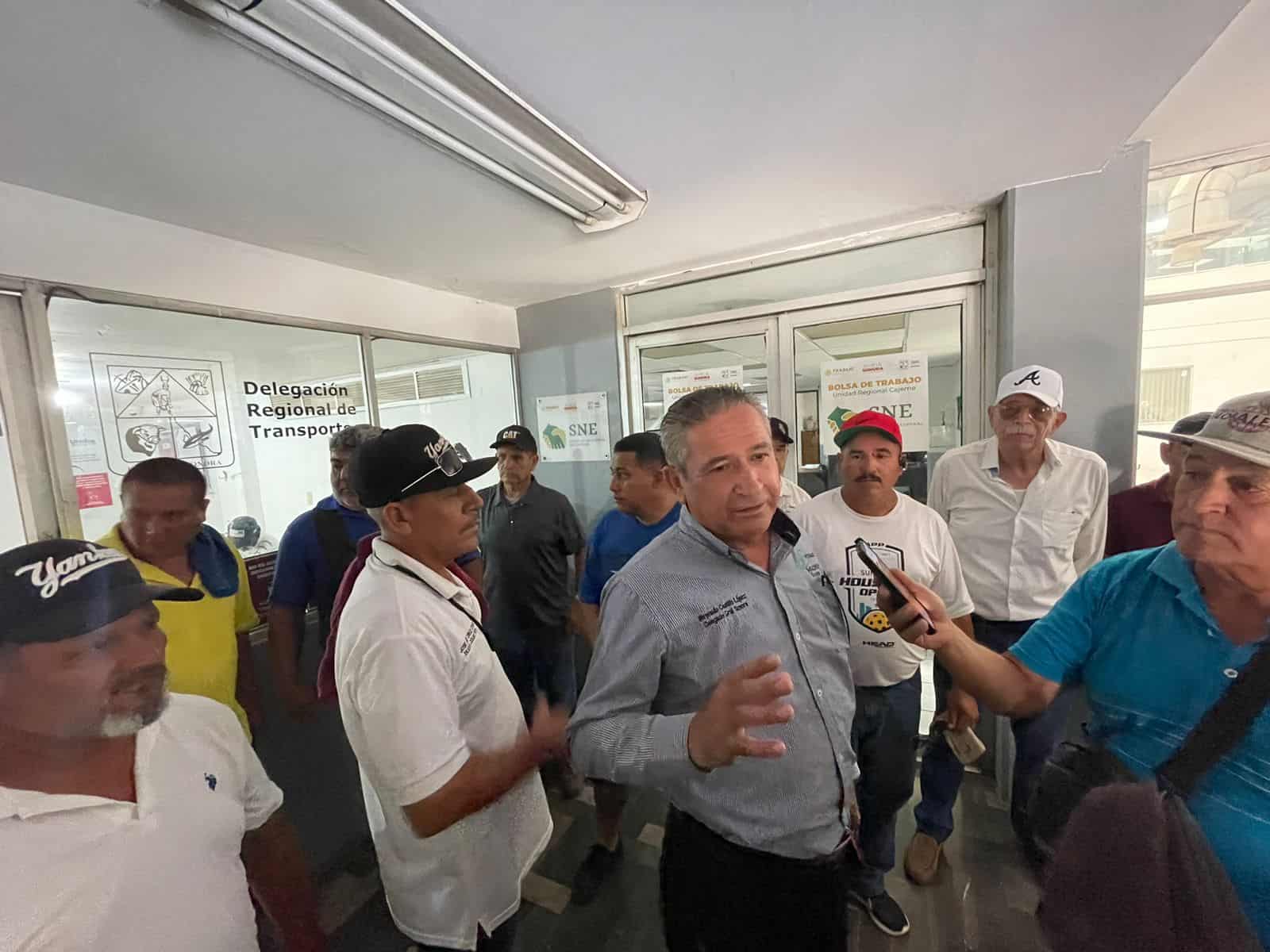 Se manifiestan taxistas de Ciudad Obregón