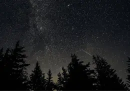 Lluvia de estrellas Perseidas 2025: esta noche el mejor momento para verlas