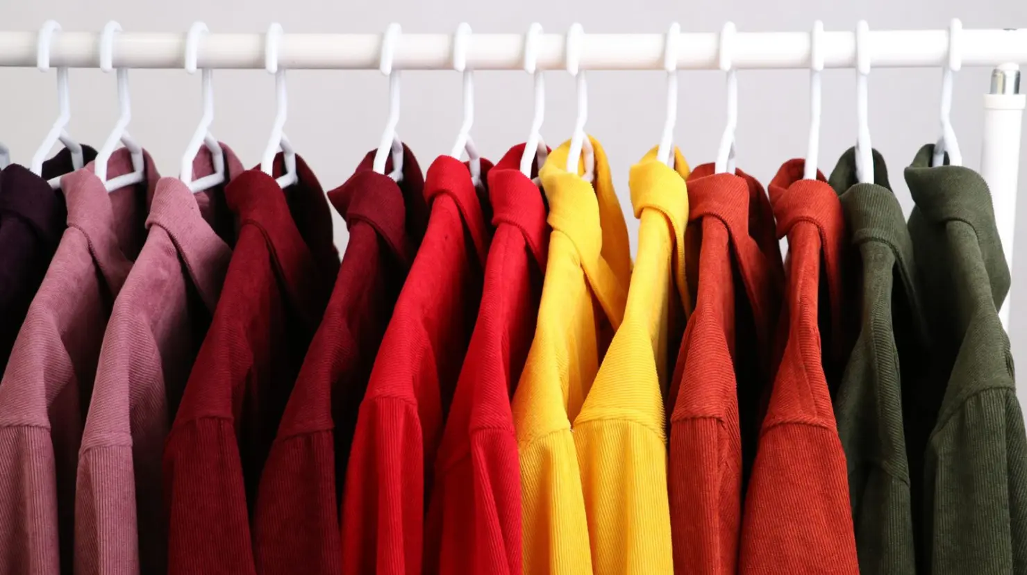 Cada color provoca sensaciones específicas y pueden influir significativamente en la manera en que nos perciben los demás. Foto: Canva