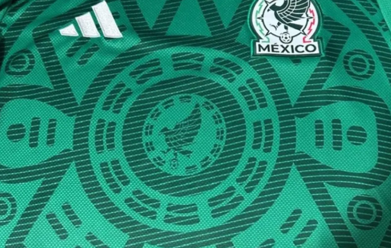 La prenda parece estar inspirada en la camiseta de 1998.