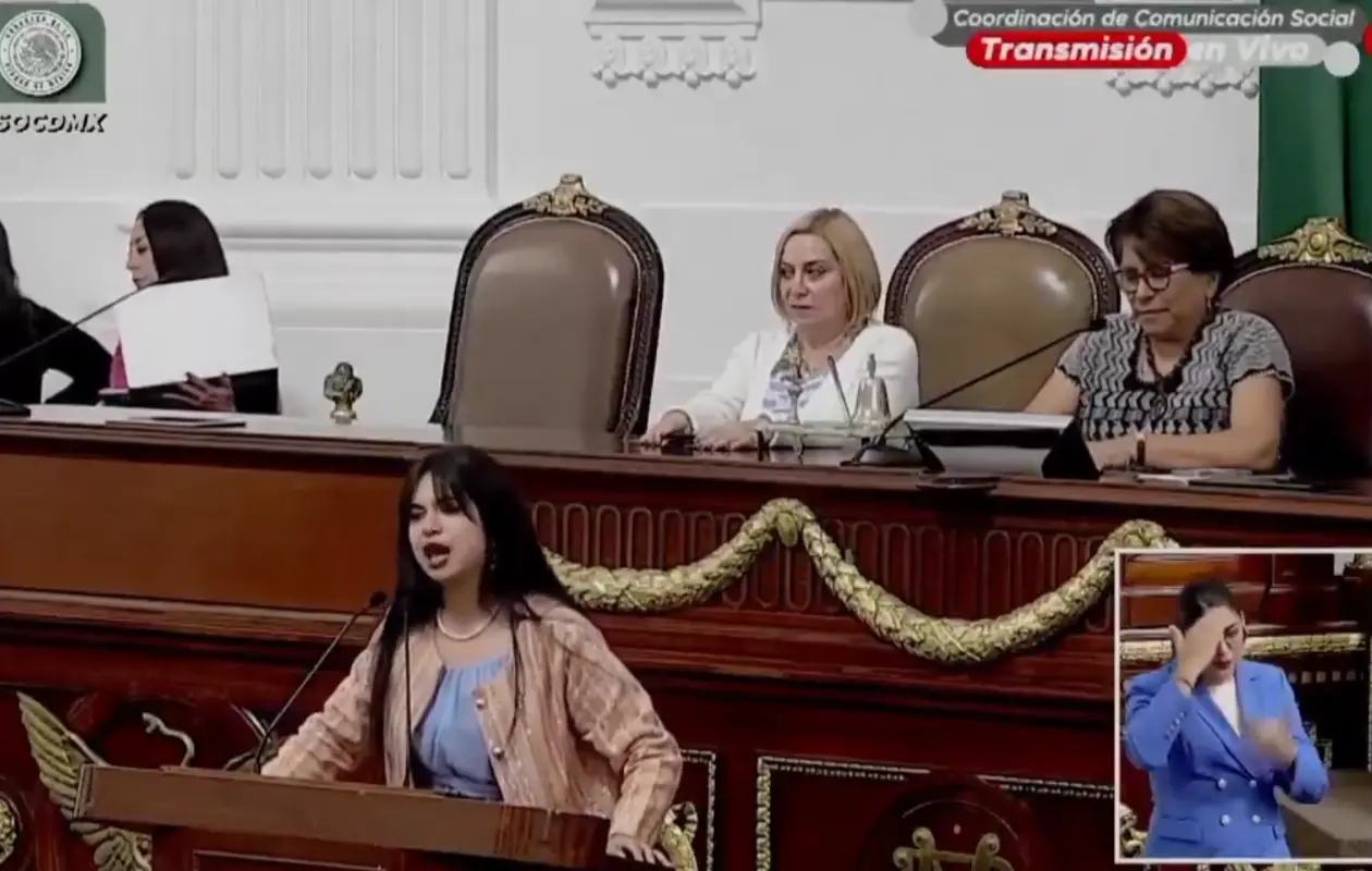 VIDEO | Joven ganadora de Premio de la Juventud en CDMX regaña a diputados