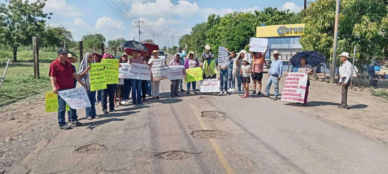 Bloquean carretera Navojoa-Tesia