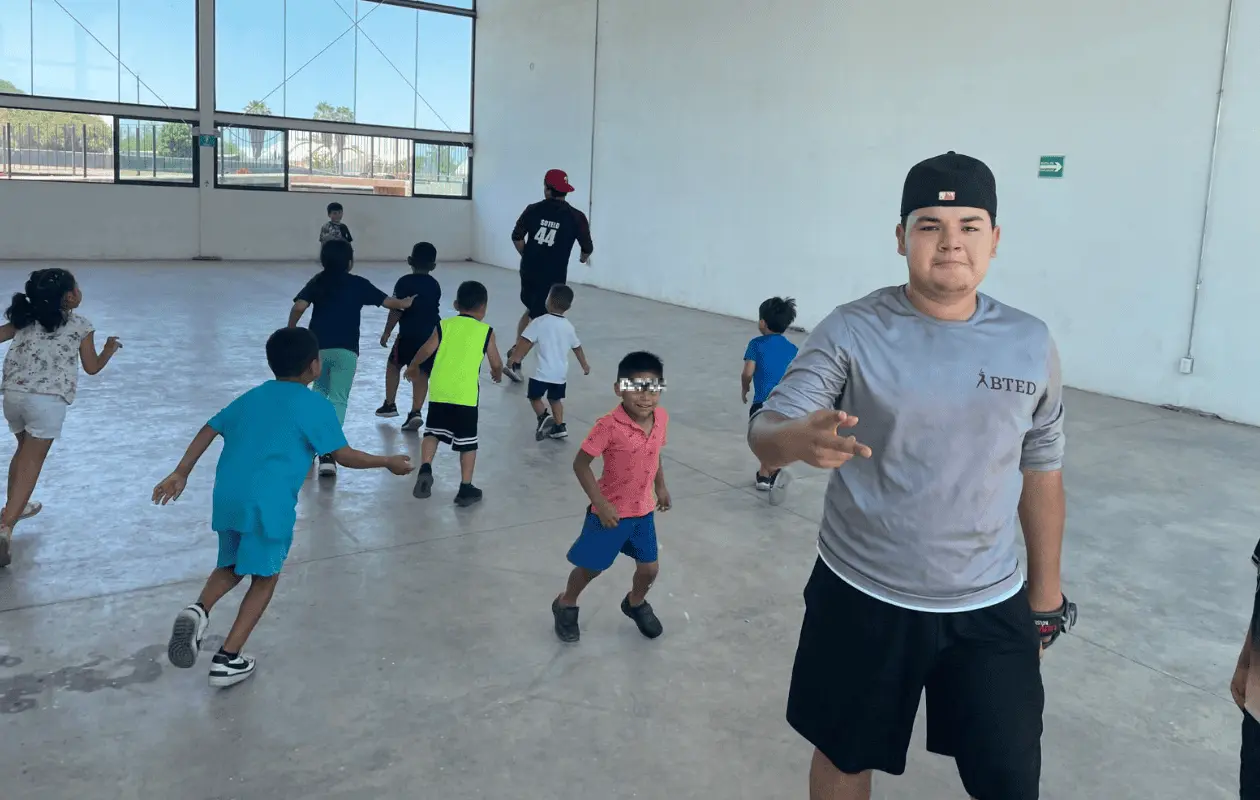 BTED Obregón recibe a niños en su campamento de verano