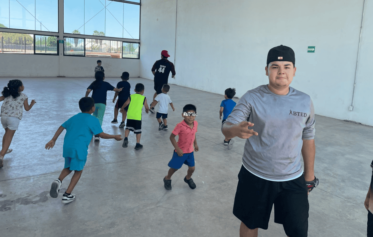 BTED Obregón recibe a niños en su campamento de verano