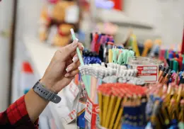 Lista de útiles escolares para niños de primaria puede superar los 3 mil pesos sin incluir mochila