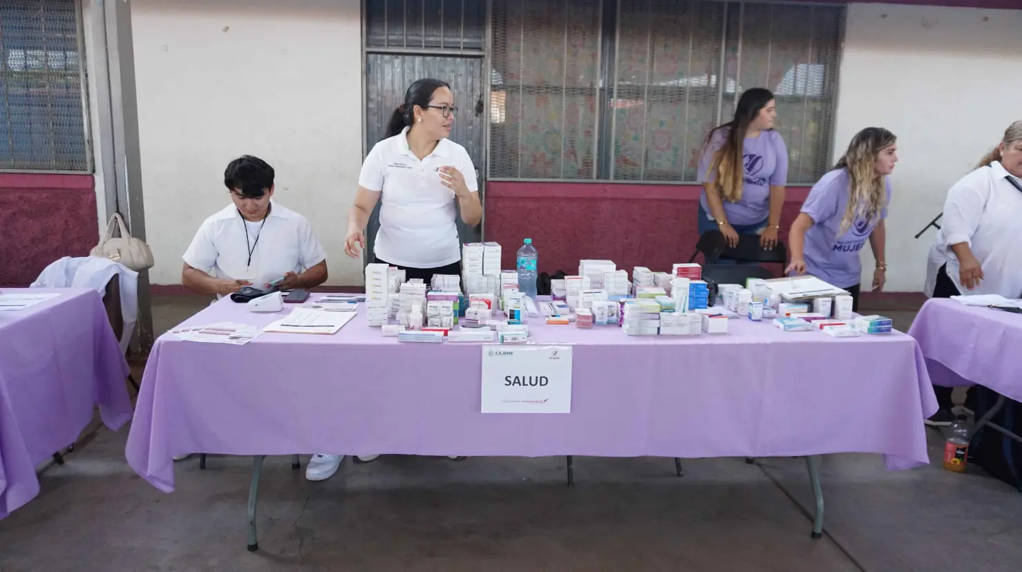 Se instalaron stands para dar a conocer los distintos servicios con los que se cuenta