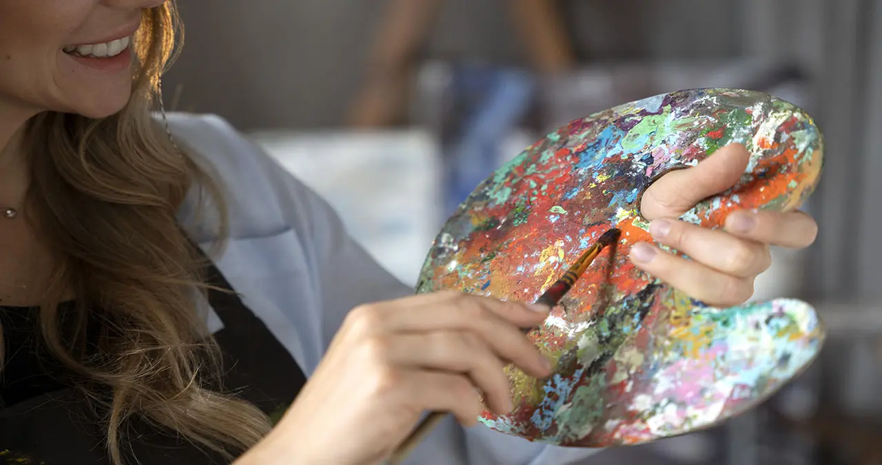 Secretaría de las Mujeres de Cajeme invita al Taller de Arte Terapia. Foto: Freepik.