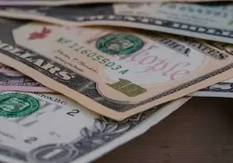 Precio del dólar hoy viernes 15 de agosto: El peso mexicano retrocede ante la divisa