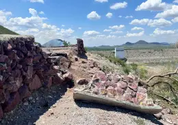 Se cae parte de la barda del mirador de la Presa Álvaro Obregón
