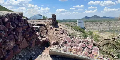 Se cae parte de la barda del mirador de la Presa Álvaro Obregón