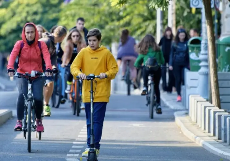 CDMX aprueba placas y licencia obligatorias para bicimotos y scooters eléctricos