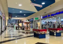 Plaza Sendero Obregón cambia tarifa de estacionamiento tras críticas y cierre de negocios