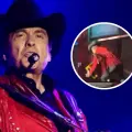 Así fue el momento exacto en que cae vocalista de Los Tigres del Norte en concierto en SLP | VIDEO