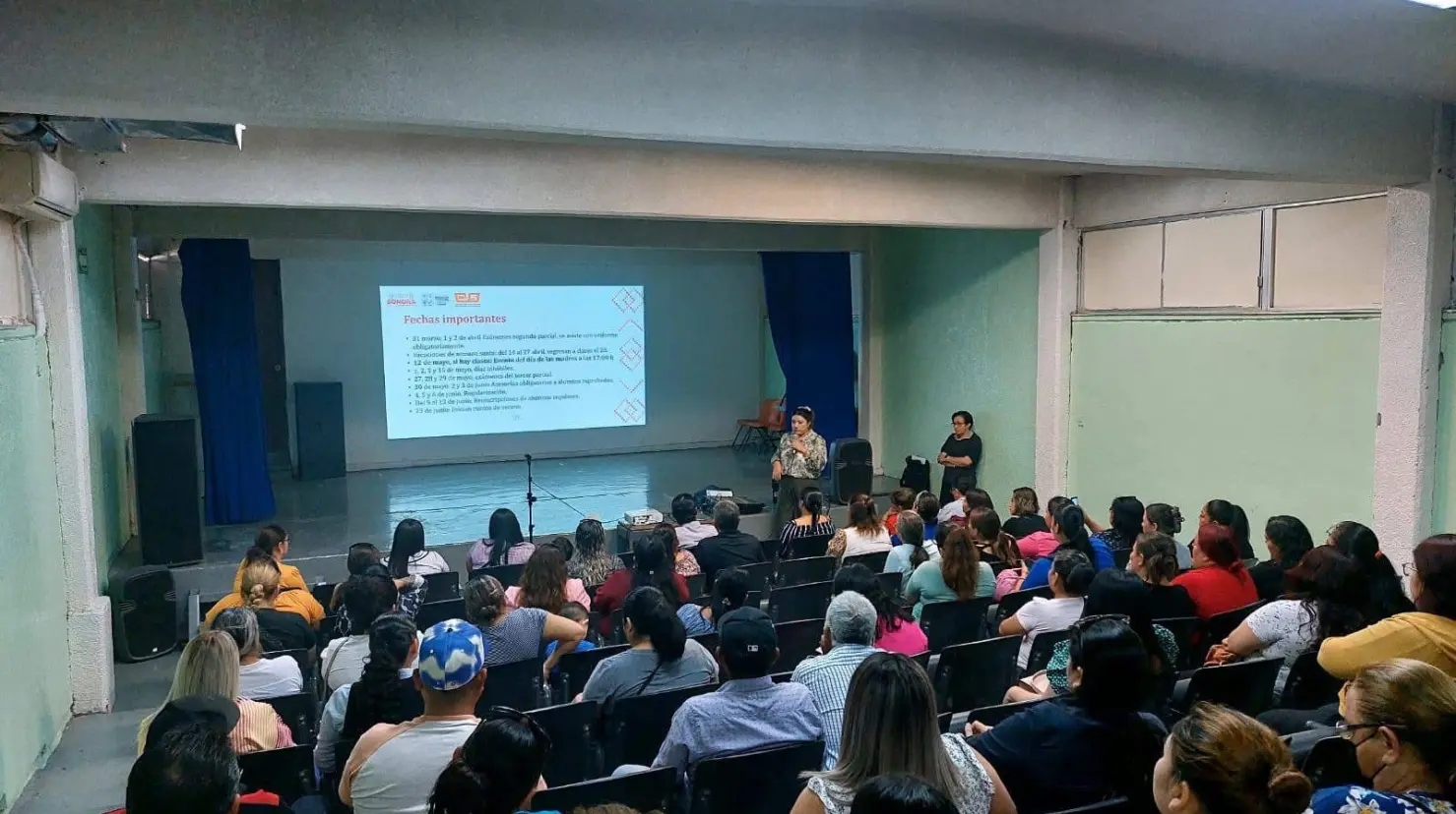Los maestros se encuentran en proceso de preparación para recibir a los estudiantes