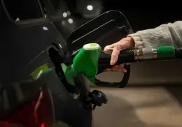 ¿Cuál es el mejor horario para cargar gasolina, según Profeco?