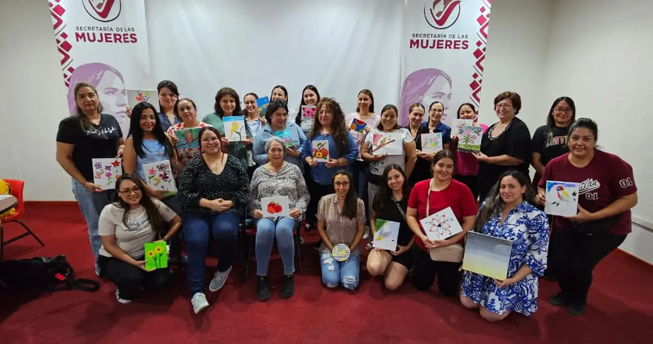 Taller de Arte Terapia en el Centro LIBRE Cajeme.