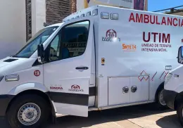 Isssteson recibe ambulancias, vehículos y equipo médico