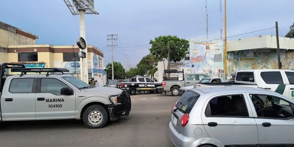Las autoridades informaron que los sospechosos, junto con el vehículo y la sustancia ilícita que transportaban, fueron retenidos / Imagen: Boletín
