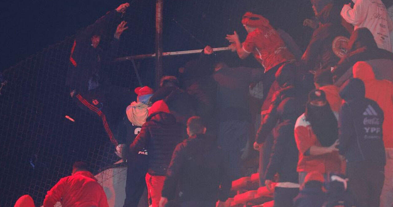 Masacre en la Copa Sudamericana de futbol: Batalla campal en el Independiente vs. Universidad de Chile