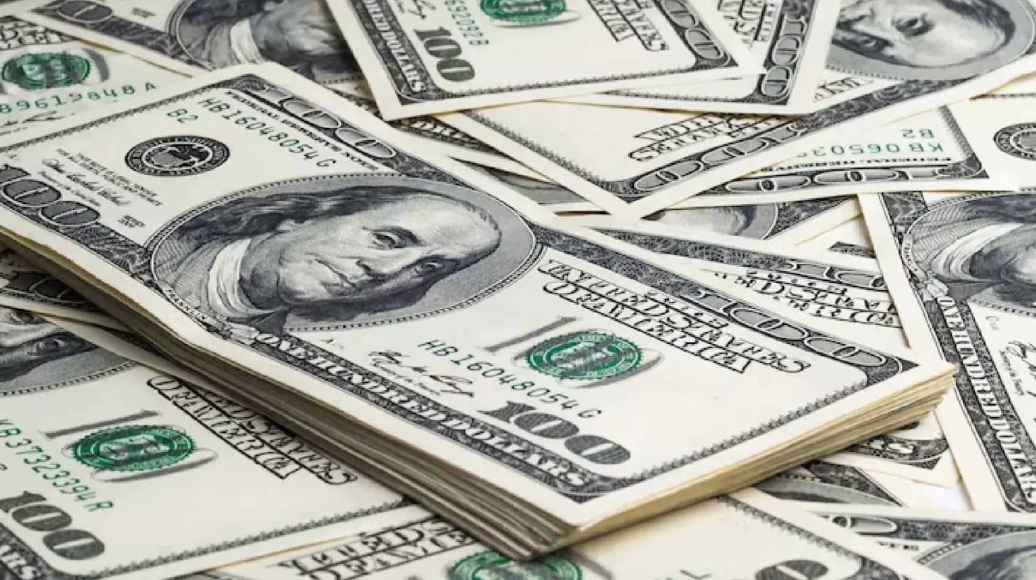 Foto: Freepik / La moneda mexicana cerró la semana con una ligera depreciación