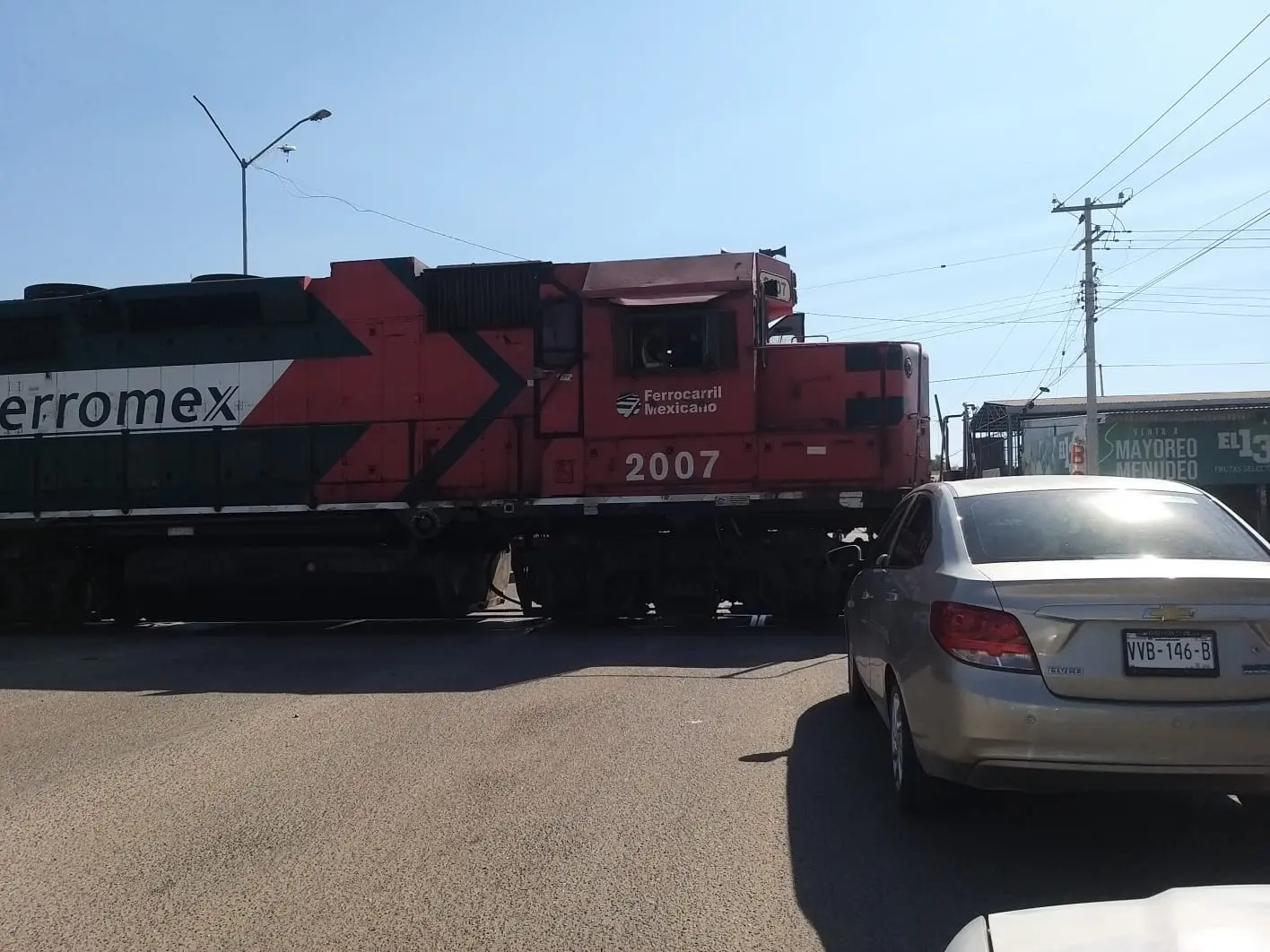 Exigen solución en crucero de ferrocarril de Navojoa