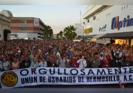 Protesta contra CFE por apagones sigue en pie en Sonora