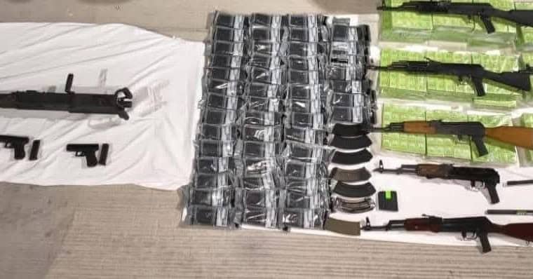 Decomisan armamento en Sonoyta; hay dos estadounidenses detenidos