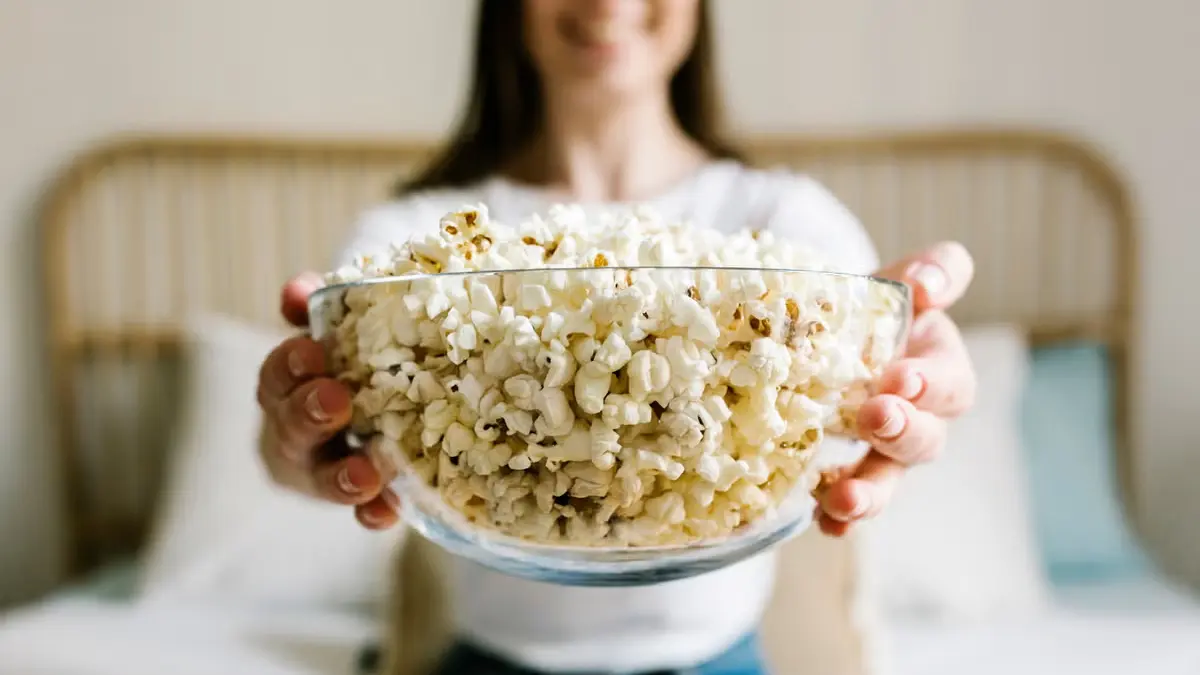 Experto en longevidad dice que las palomitas de maíz son más saludables que muchas verduras