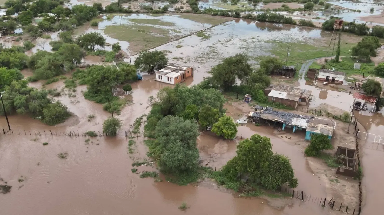 Lluvia de 80 milímetros inunda la Comisaría de Bacabachi en Navojoa