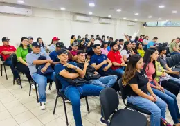 Más de 3 mil universitarios recibirán beca