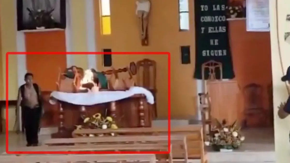 VIDEO | Hombre prende fuego al altar de iglesia “porque el diablo se lo ordenó”