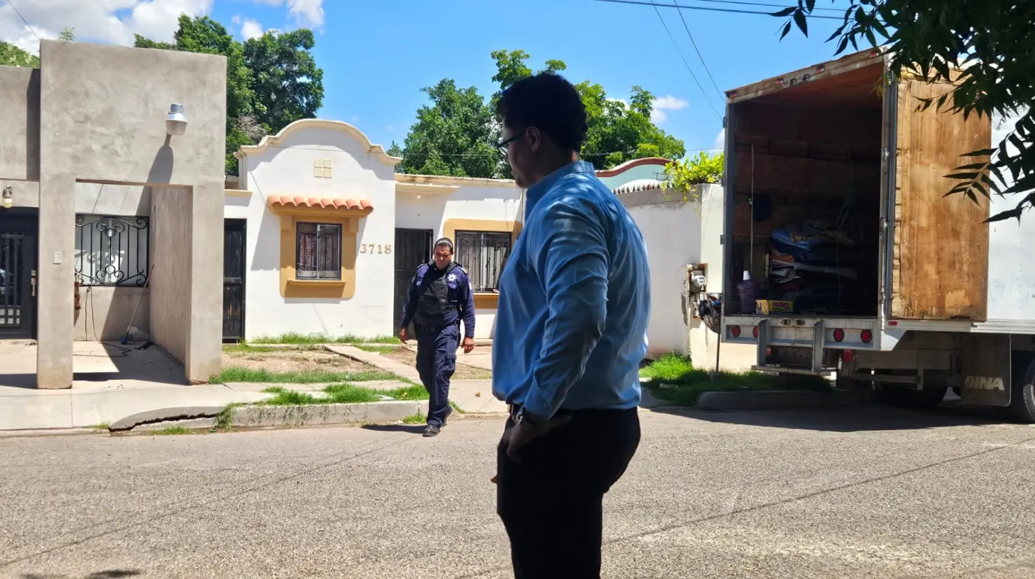 Desalojan a familia en Urbi Villa de Ciudad Obregón