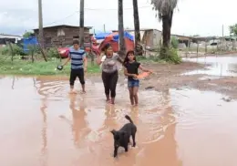 Toman precauciones en asentamiento ante posibles lluvias