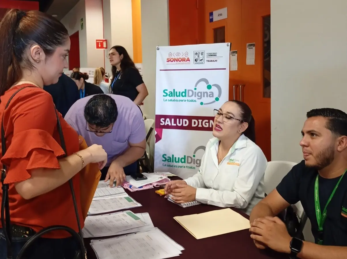 Muchos jovenes asistieron a buscar alguna oportunidad laboral