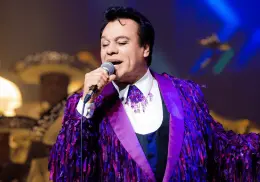 Juan Gabriel: sus mejores canciones y colaboraciones según la IA, a nueve años de su partida