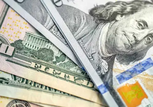 Precio del dólar hoy jueves 28 de agosto: El peso se mantiene estable 
