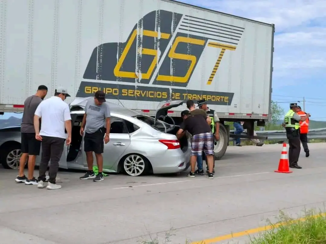Aparatoso accidente en carretera Guaymas – Hermosillo