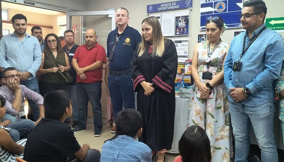 Colecta solidaria del Juzgado Séptimo beneficia a niños con útiles escolares