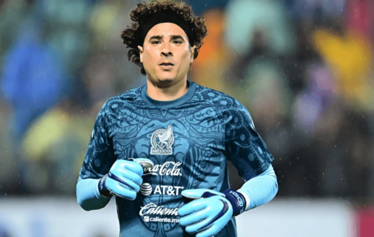 A sus 40 años, Ochoa busca extender su carrera en Europa tras su salida del AVS Futebol SAD de Portugal.